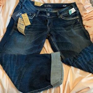 Cute silver jean capris!